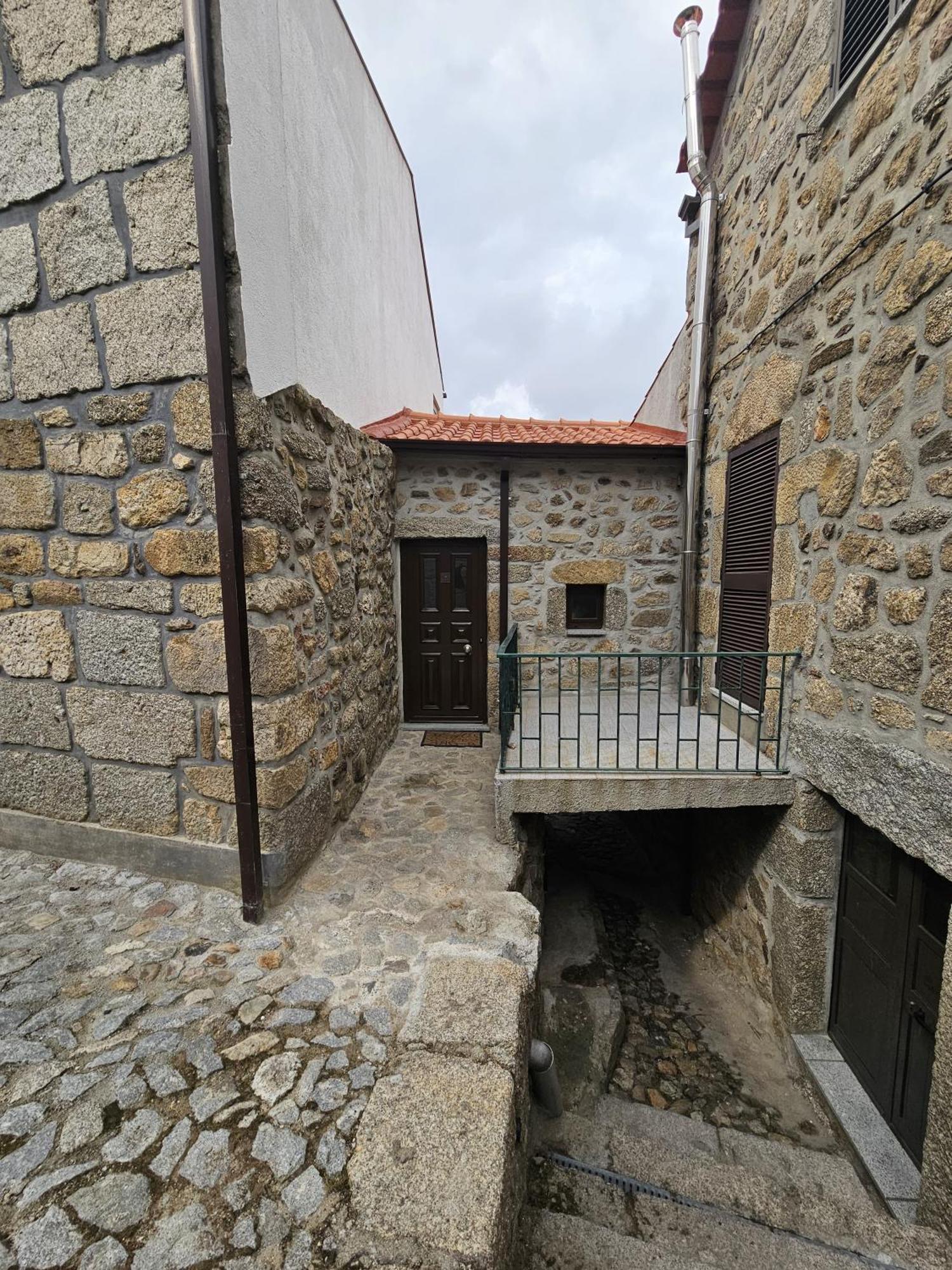 Casa Velha Apartment Линярес Екстериор снимка